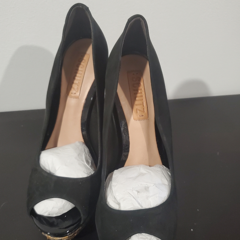 Shoes - Picture 4 of 9